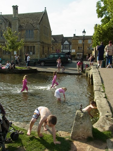 Bourton-on-the-Water41