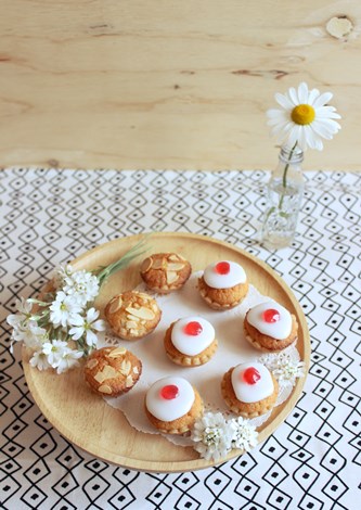 Mini Cherry Bakewells * ミニ・チェリーベイクウェル