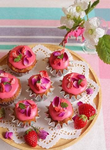 Strawberry & Rose Cake * 苺とバラのケーキ
